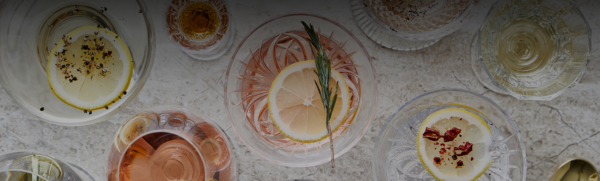 lemon slices in glass bowls